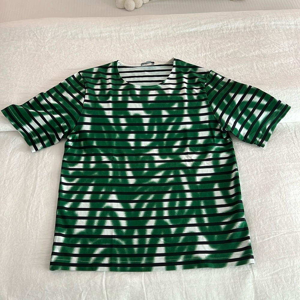 COS men’s graffiti shirt.